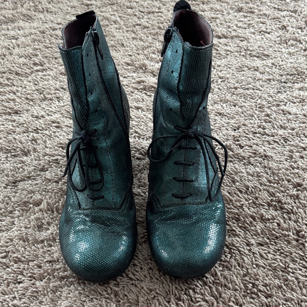 Chic Teal Lace-Up Boots